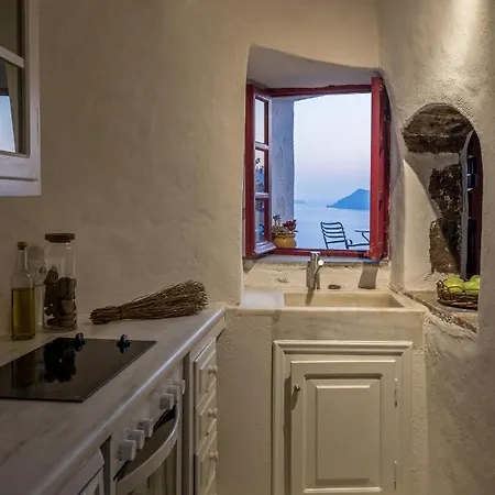 The Sculptor's House By Cycladica Oia (Santorini)